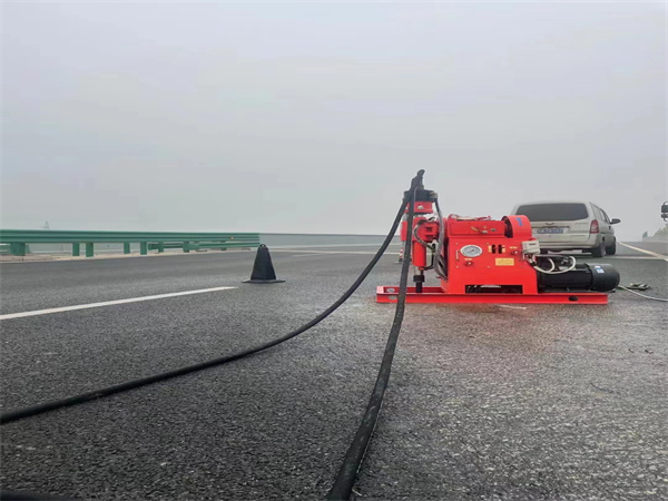 和乐镇马路路基路面开裂下沉注浆加固灌浆